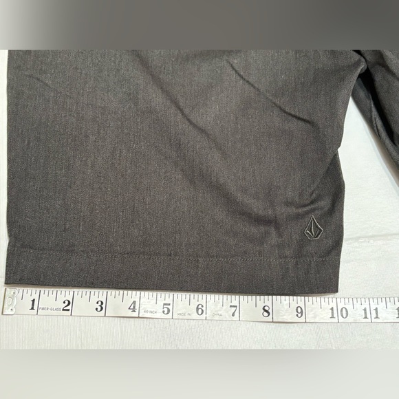 Volcom Frickin Cross Shred Static Hybrid Shorts/ Modern Fit - Charcoal Men’s 31” - Picture 6 of 9